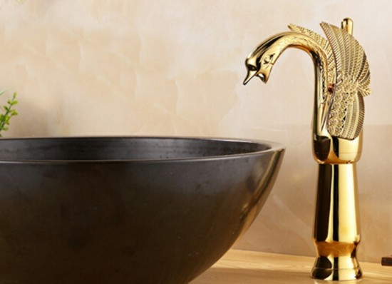 Luxe gouden kraan in de vorm van een Zwaan gouden design wastafelkraan