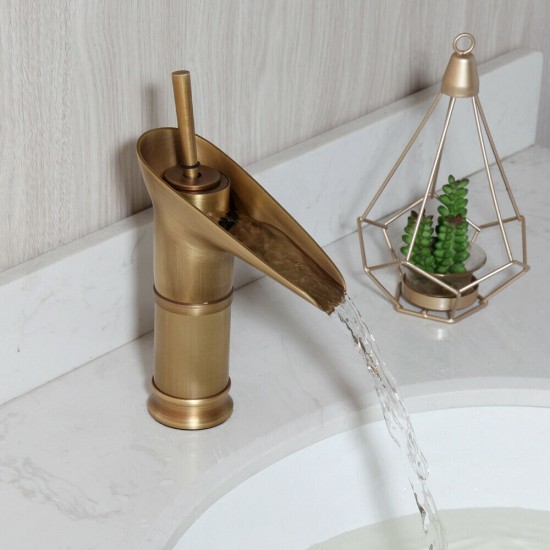 Brons waterval kraan