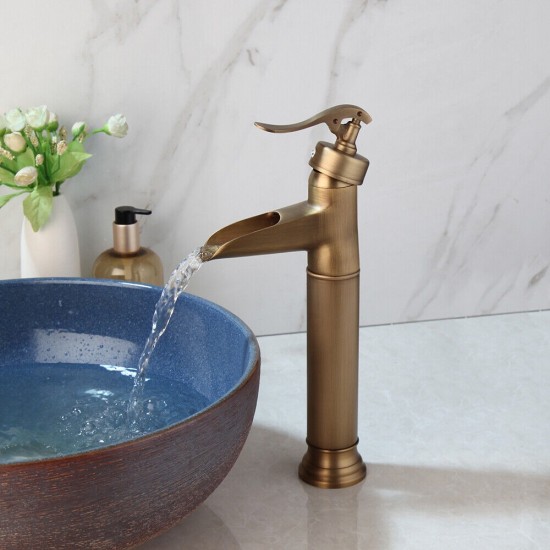 Bronskleurige waterval kraan landelijk