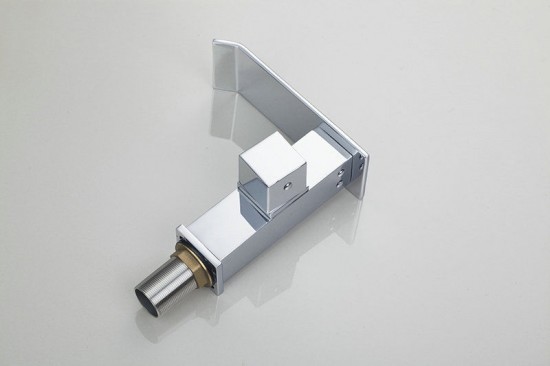 Chroom watervalkraan