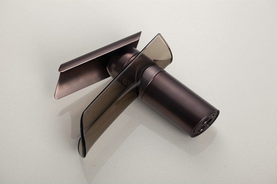 Watervalkraan olie brons